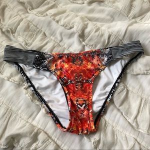 MinkPink NWOT Floral Bikini Swim Bottoms